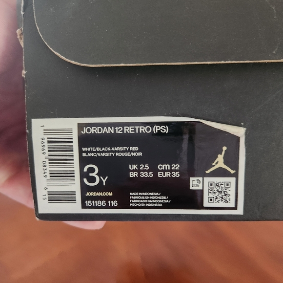 Jordan Retro 12s Size 3 Youth - Picture 8 of 8